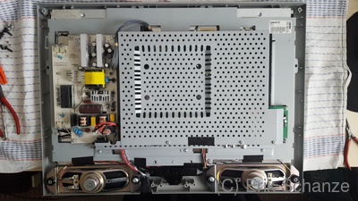 Abdeckblech entfernt