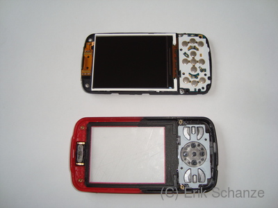 Gehäuseoberteil vom Gerät getrennt