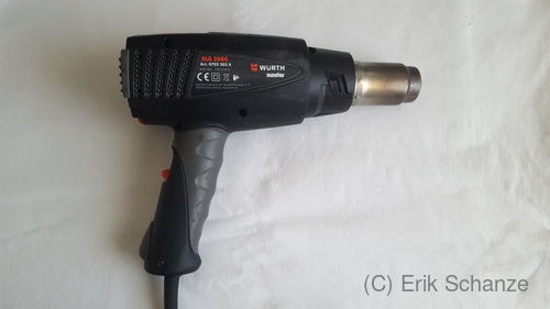 Das Gerät liegt vor uns